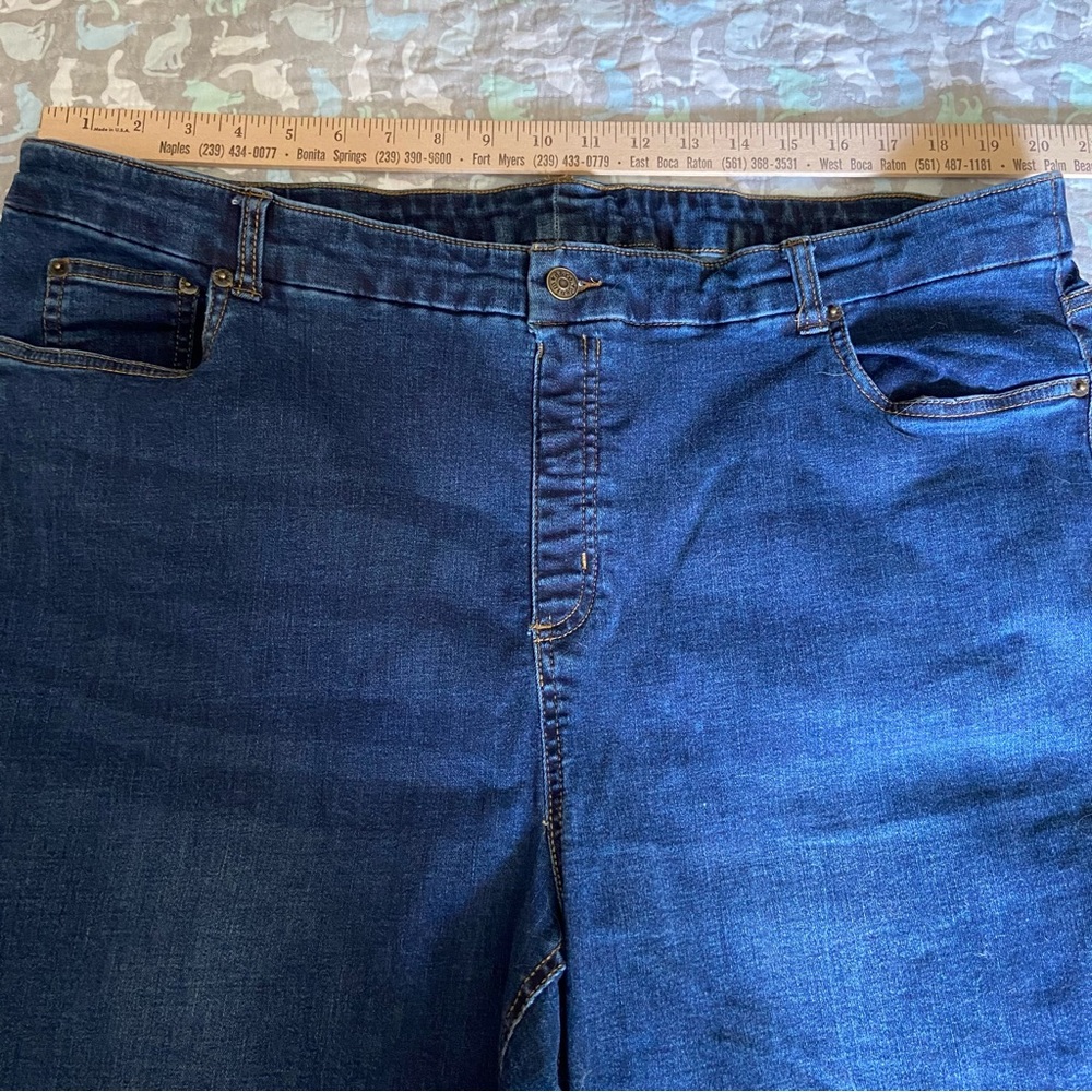 Denim & Co 2 tone Capri pants - Picture 4 of 12